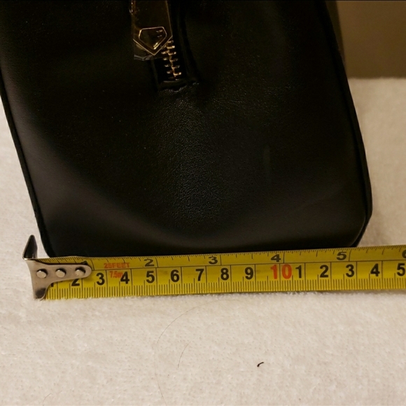 BCBG purse/ handbag - Picture 8 of 8